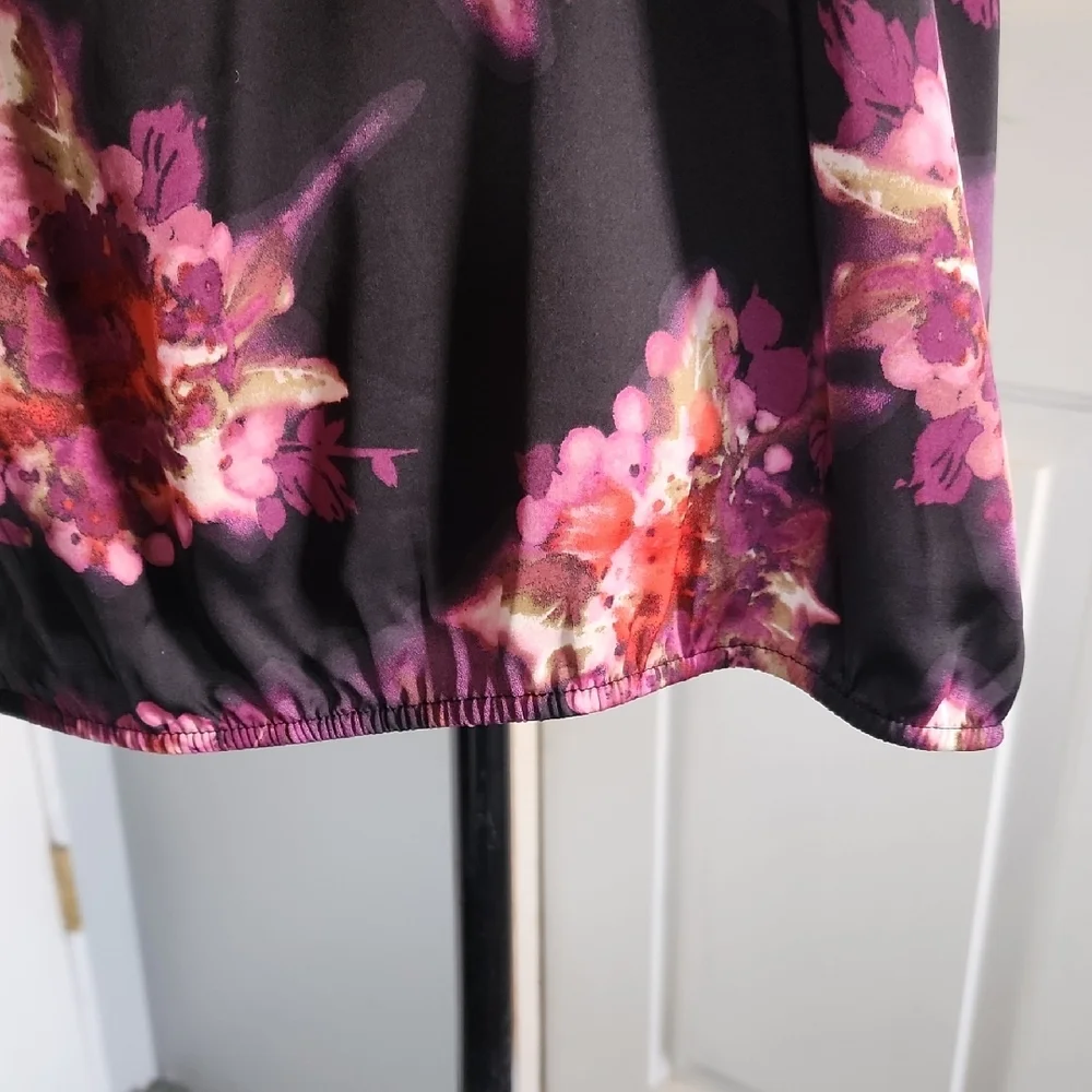 LOFT Black Pink Sleeveless Ruffled Blouse - Picture 6 of 6